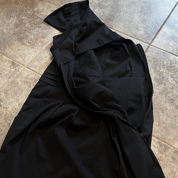 BCBG Maxazria Scoop Neck Cap Sleeve Ruffle Accent Pleated Mini Dress Black Sz 2 - Picture 8 of 11